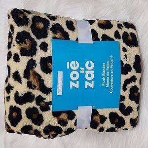 Zoe & Zac Leopard Cheetah Print Plush Blanket New with Tags